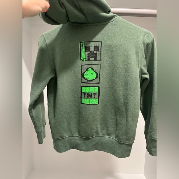 3/$15 Kids Green Minecraft zip up Hoodie size Medium (8) - Picture 3 of 4